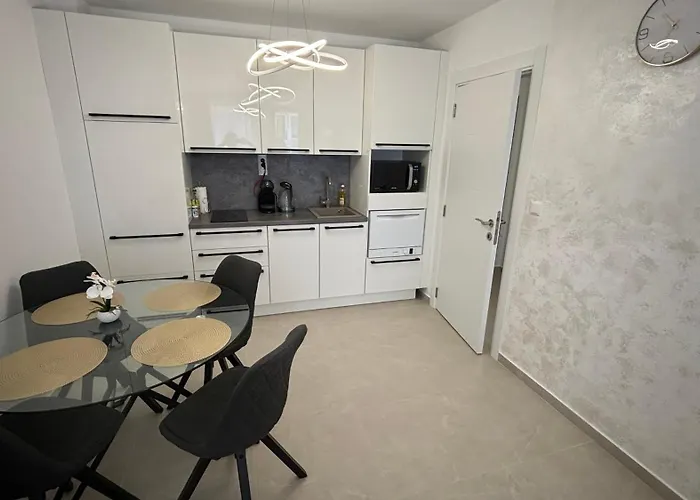 Polar Star 106 B In Saint Апартаменти